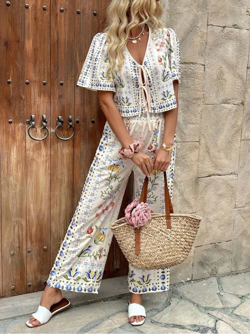 N/A effortlessly chic